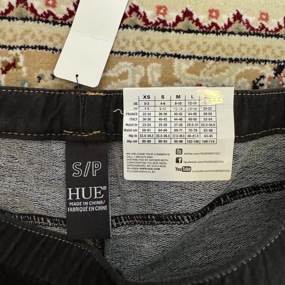 NWT HUE Jegging - Picture 2 of 2
